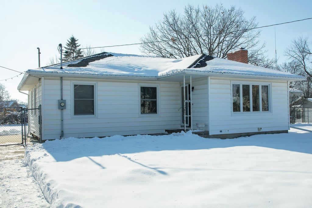 4548 E Washburn, Washburn, IA 50702