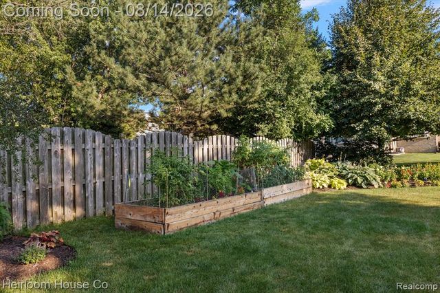 45697 Bryn Mawr Road, Canton, MI 48187
