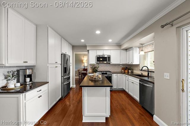 45697 Bryn Mawr Road, Canton, MI 48187