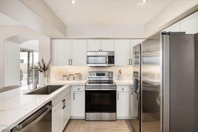 4758 E CHARLESTON Avenue, Phoenix, AZ 85032