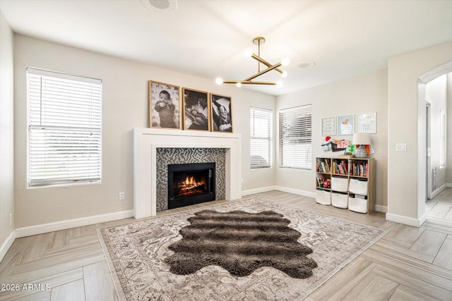 4758 E CHARLESTON Avenue, Phoenix, AZ 85032