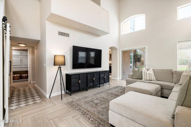 4758 E CHARLESTON Avenue, Phoenix, AZ 85032