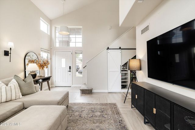 4758 E CHARLESTON Avenue, Phoenix, AZ 85032