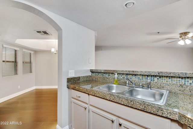 5104 N 32nd Street Unit 122, Phoenix, AZ 85018