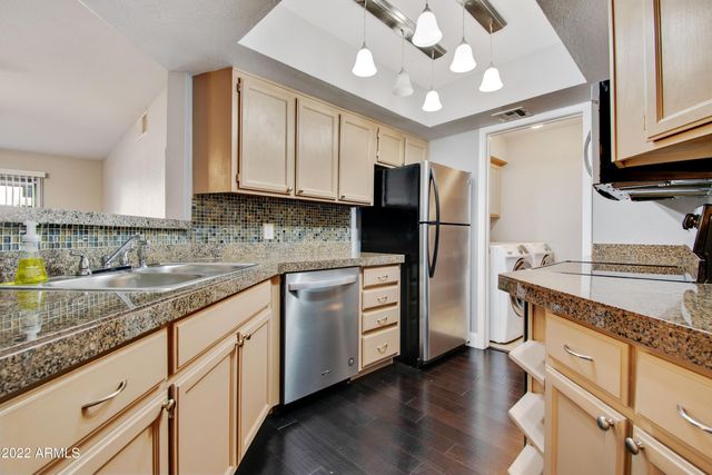 5104 N 32nd Street Unit 122, Phoenix, AZ 85018