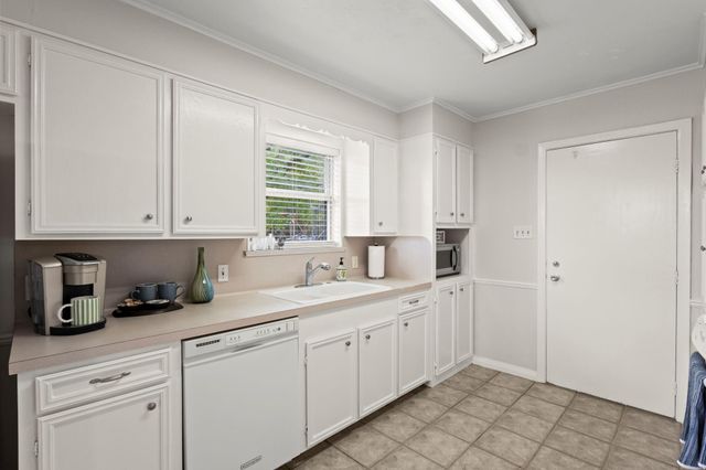 18053 Highway 105, Sour Lake, TX 77659