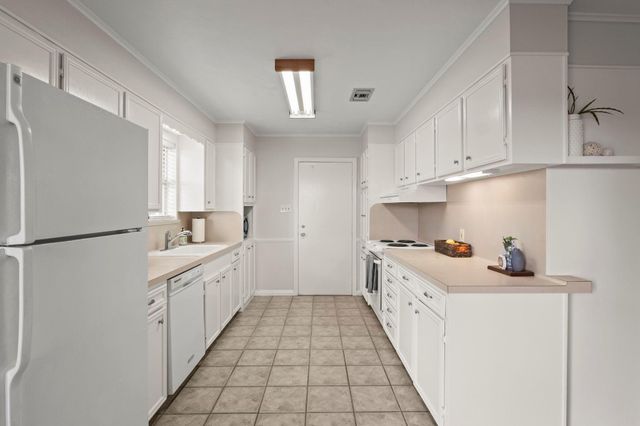 18053 Highway 105, Sour Lake, TX 77659