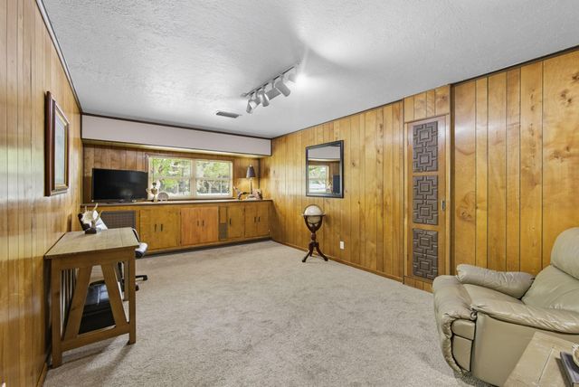 18053 Highway 105, Sour Lake, TX 77659