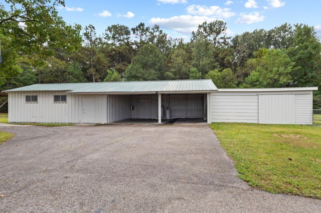 18053 Highway 105, Sour Lake, TX 77659