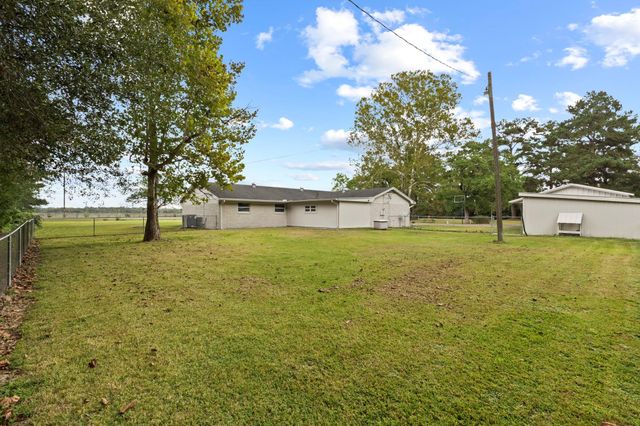 18053 Highway 105, Sour Lake, TX 77659