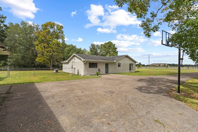 18053 Highway 105, Sour Lake, TX 77659