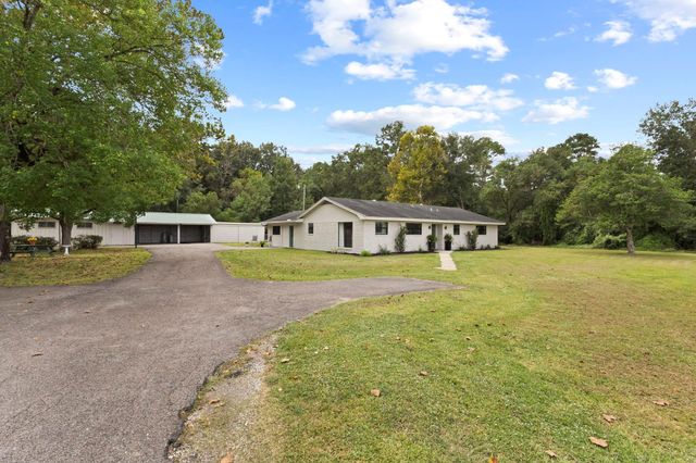 18053 Highway 105, Sour Lake, TX 77659