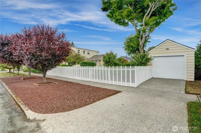 4122 N 11th Street, Tacoma, WA 98406