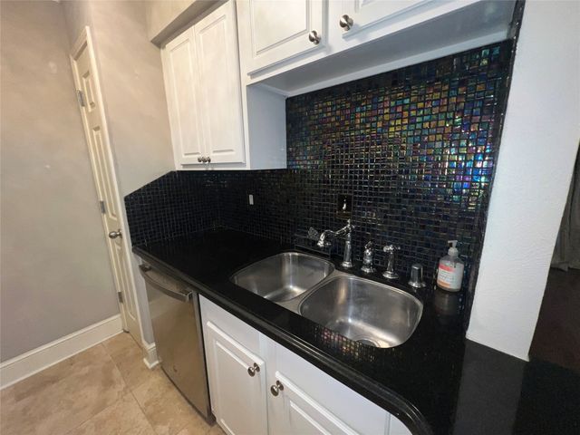 7734 Meadow Road 221, Dallas, TX 75230