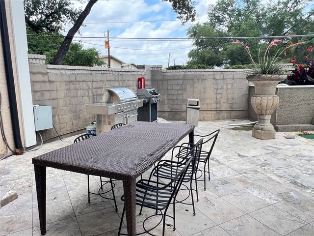 7734 Meadow Road 221, Dallas, TX 75230