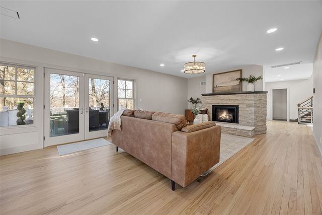 815 W Park Road, Iowa City, IA 52240