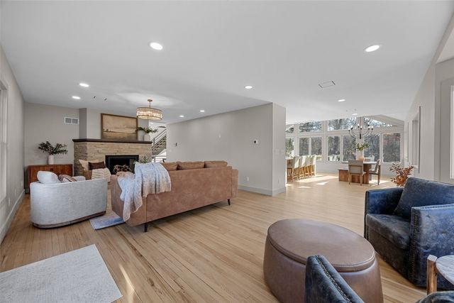 815 W Park Road, Iowa City, IA 52240