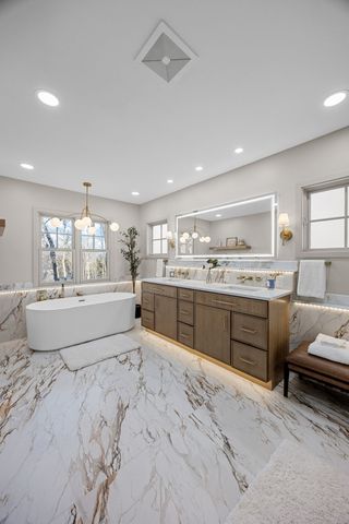 815 W Park Road, Iowa City, IA 52240