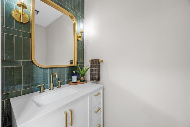 815 W Park Road, Iowa City, IA 52240