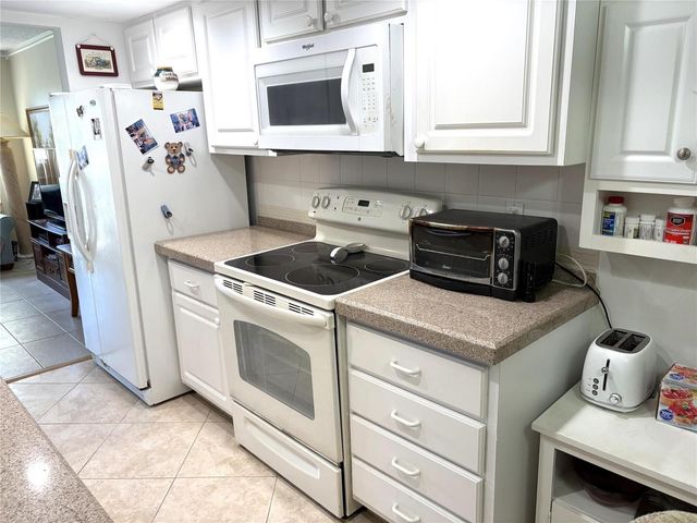620 Tennis Club Drive 105, Fort Lauderdale, FL 33311