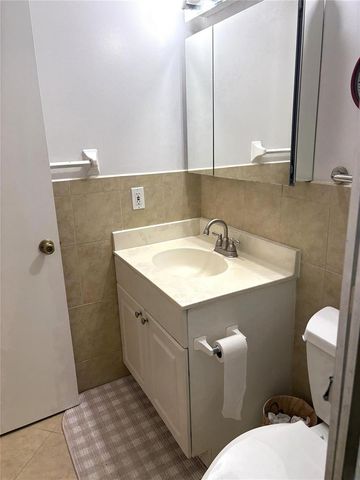 620 Tennis Club Drive 105, Fort Lauderdale, FL 33311