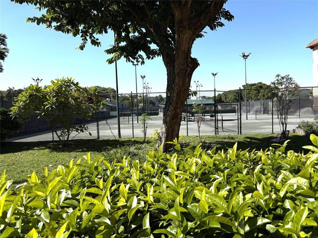 620 Tennis Club Drive 105, Fort Lauderdale, FL 33311