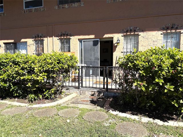 620 Tennis Club Drive 105, Fort Lauderdale, FL 33311