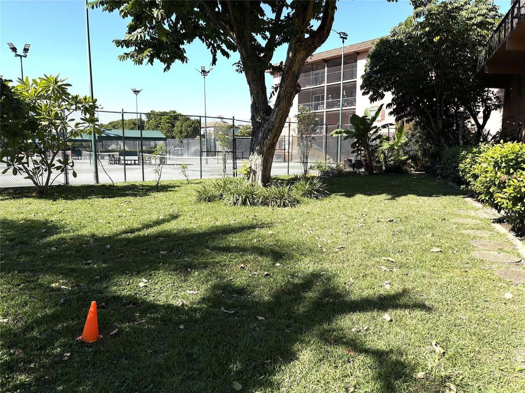 620 Tennis Club Drive 105, Fort Lauderdale, FL 33311