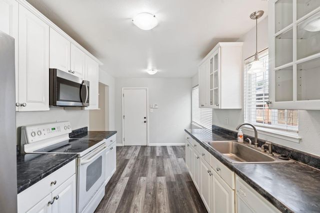 5128 Diablo Dr, Sacramento, CA 95842