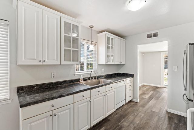 5128 Diablo Dr, Sacramento, CA 95842