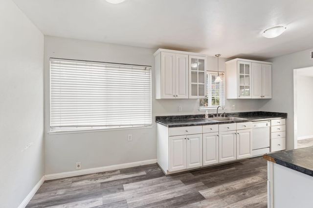 5128 Diablo Dr, Sacramento, CA 95842