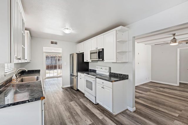 5128 Diablo Dr, Sacramento, CA 95842