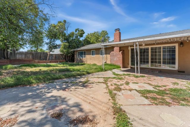 5128 Diablo Dr, Sacramento, CA 95842