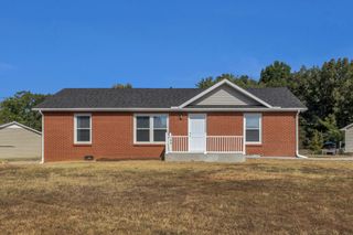 443 Newman Dr, Clarksville, TN 37042