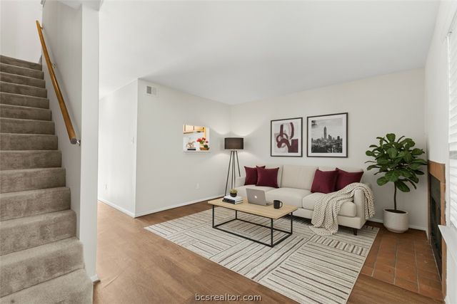 1902 Dartmouth Street L4, College Station, TX 77840