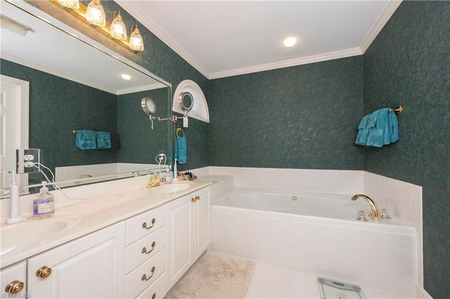 963 Ridge Gate Drive, Lewisville, NC 27023