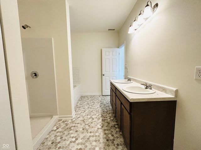 6800 Coreopsis Lane, Seymour, IN 47274