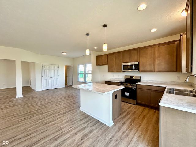 6800 Coreopsis Lane, Seymour, IN 47274