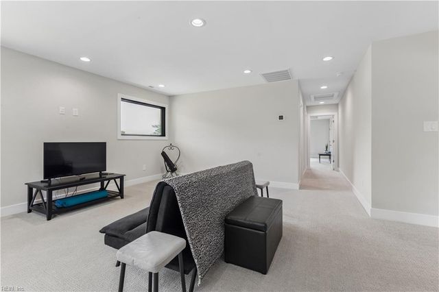 1539 McCullough LN, Virginia Beach, VA 23454