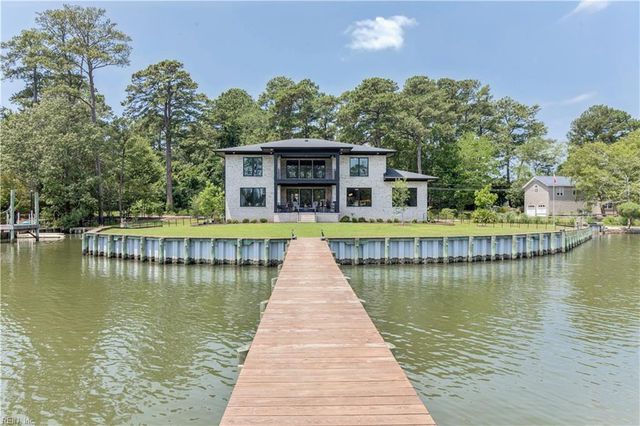 1539 McCullough LN, Virginia Beach, VA 23454