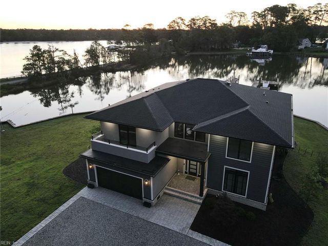 1539 McCullough LN, Virginia Beach, VA 23454