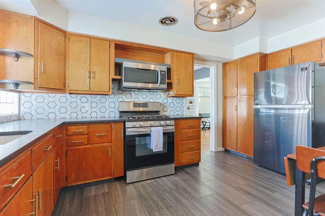 1915 Rockne Drive, South Bend, IN 46617