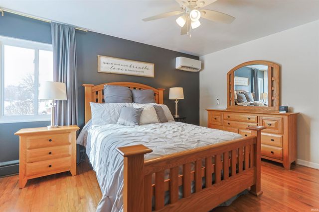 1915 Rockne Drive, South Bend, IN 46617