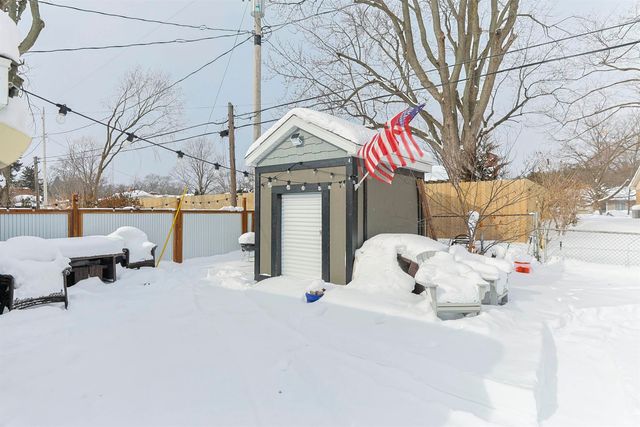 1915 Rockne Drive, South Bend, IN 46617