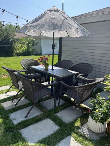 1915 Rockne Drive, South Bend, IN 46617