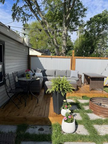 1915 Rockne Drive, South Bend, IN 46617