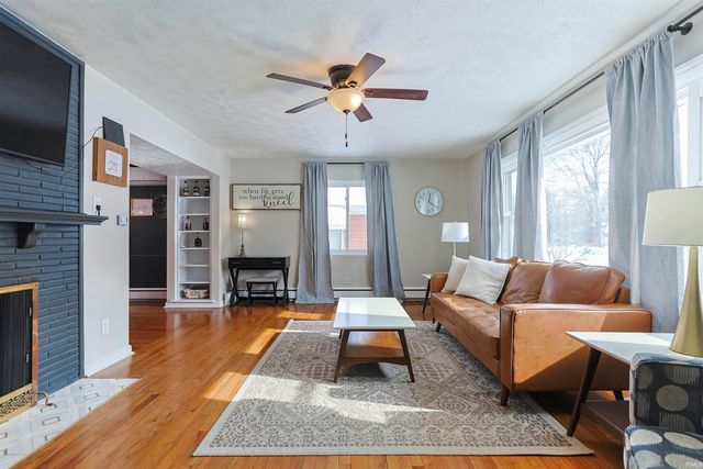 1915 Rockne Drive, South Bend, IN 46617