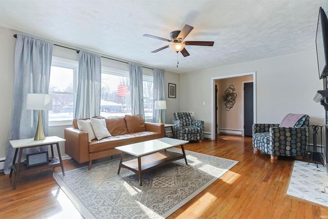 1915 Rockne Drive, South Bend, IN 46617