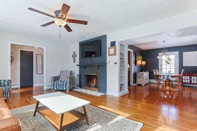 1915 Rockne Drive, South Bend, IN 46617