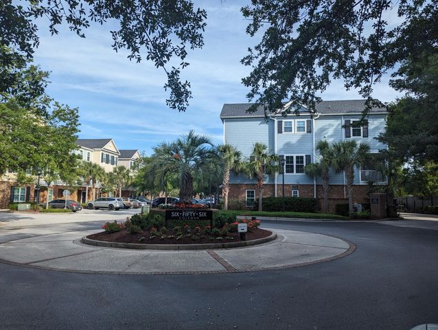 656 Coleman Boulevard 201, Mount Pleasant, SC 29464